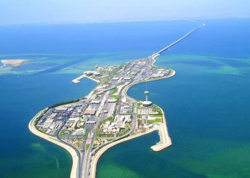 جسر الملك فهد: اكتشف أطول جسر في الشرق الأوسط