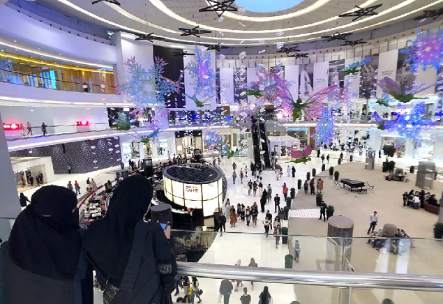 الجروشي مول مكة 2025: دليل المحلات والدوائر الحكومية ومواعيد العمل