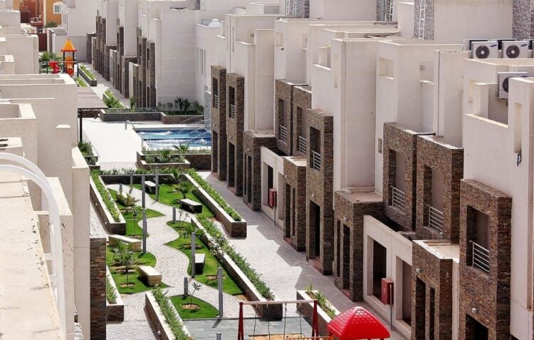 سوق العقارات في الرياض: آفاق النمو والفرص الاستثمارية لعام 2026 4 عقارات للبيع في حي الياسميت، الرياض